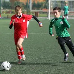 Szkółki piłkarskie Łódź: Jak wybrać najlepsze zajęcia dla dziecka?
