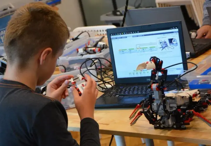 Robotyka dla dzieci: jak wybrać najlepsze zajęcia i ile kosztują?