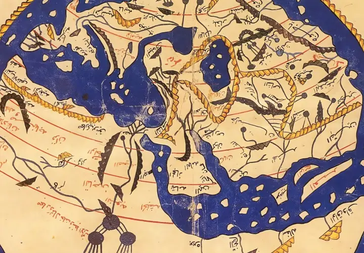 Fragment średniowiecznej mapy świata z widocznymi wodami i lądami, ozdobiony arabskim pismem.