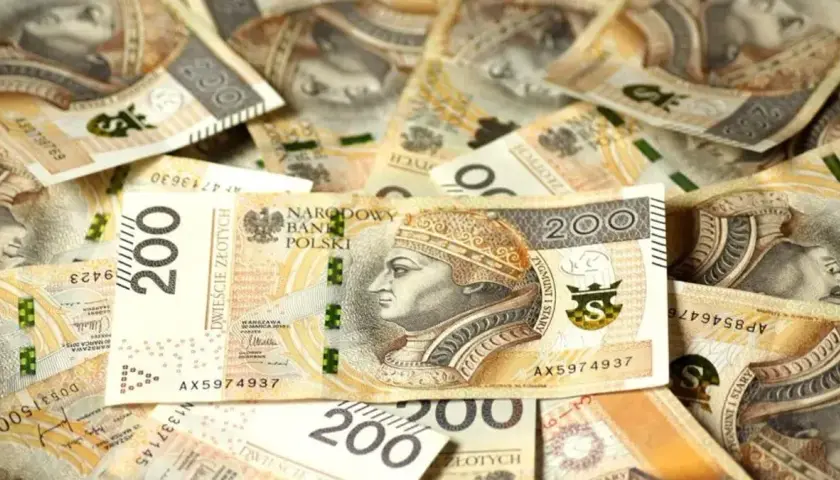 Zarobki tłumacza hiszpańskiego: Od 4500 do 15000 zł. Czy warto?